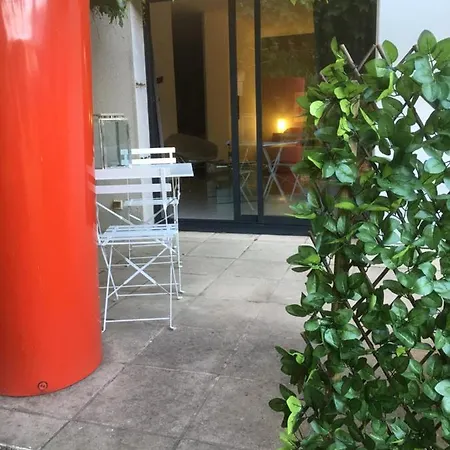 Bed & Breakfast Essen'ciel Nimes